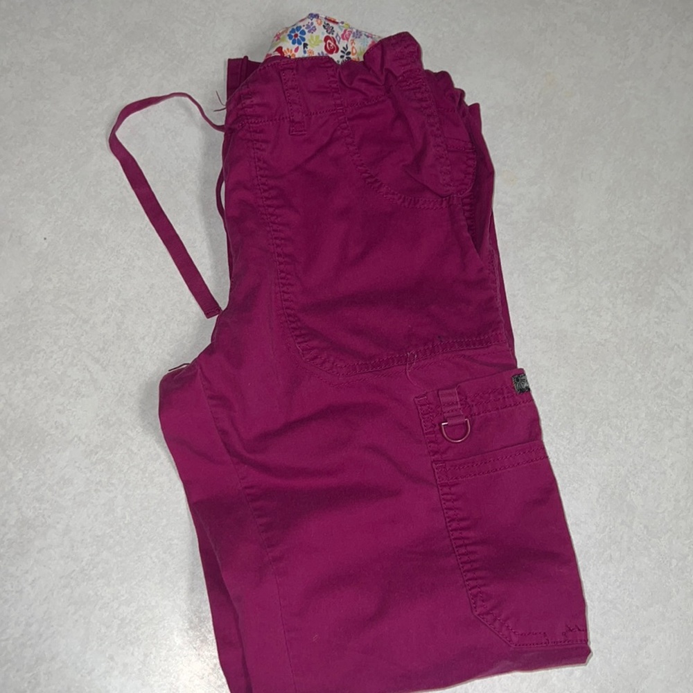 Scrub bottom purple